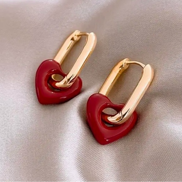 Romantic Hollow Heart Shape Pendant Dangle Charm Earringsl - Picture 3 of 3